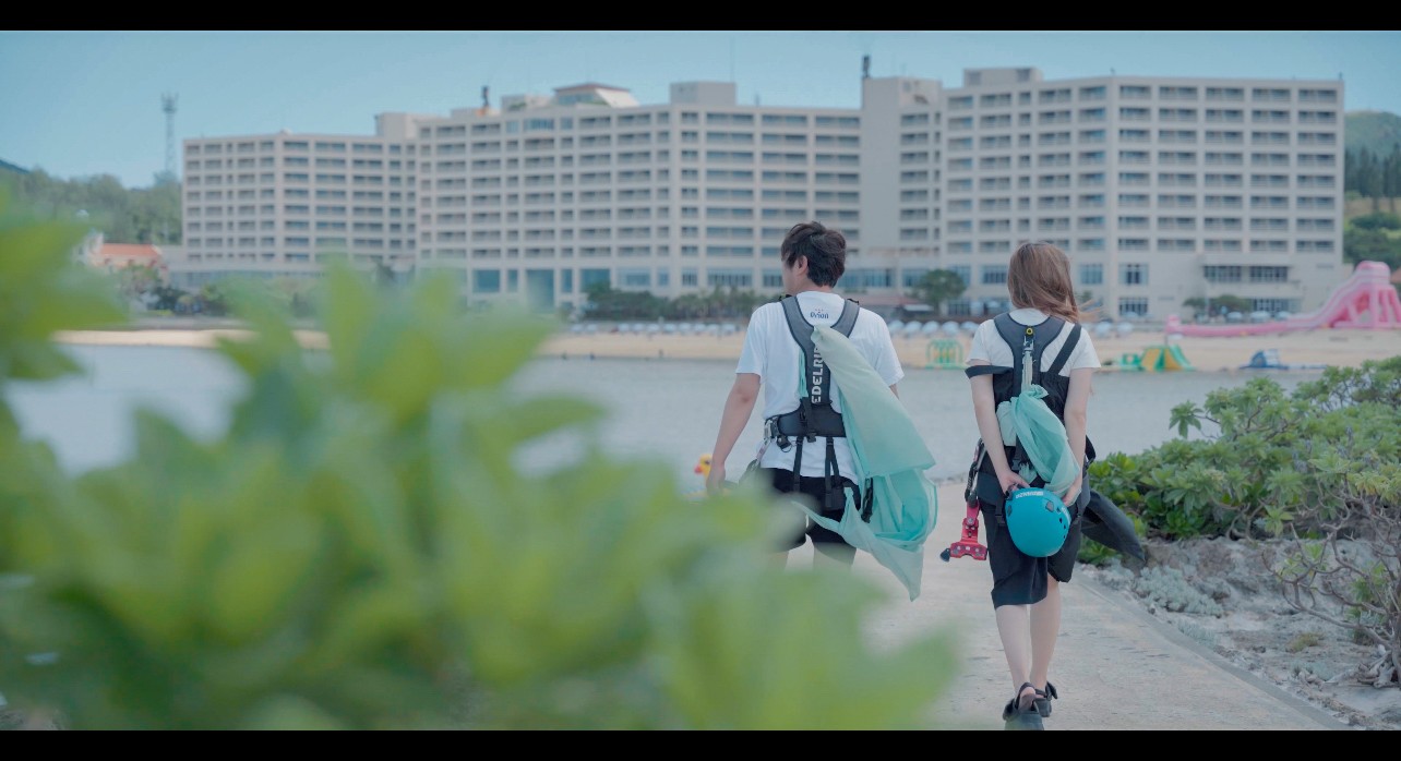 「沖縄旅行の思い出」 沖縄本島ビーチ(名護市)