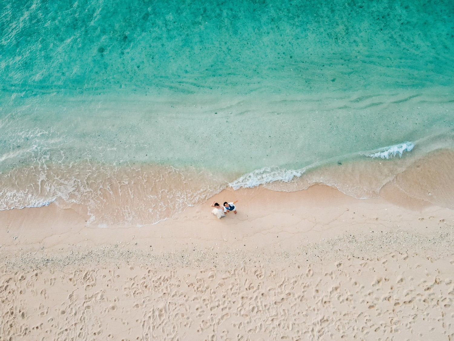 「 優しい海と情熱的な砂」 瀬底ビーチ(本部町)