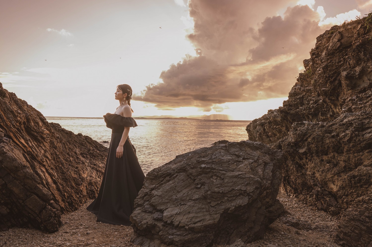 「夕暮れ時の岬の花嫁」 観音崎(石垣市)