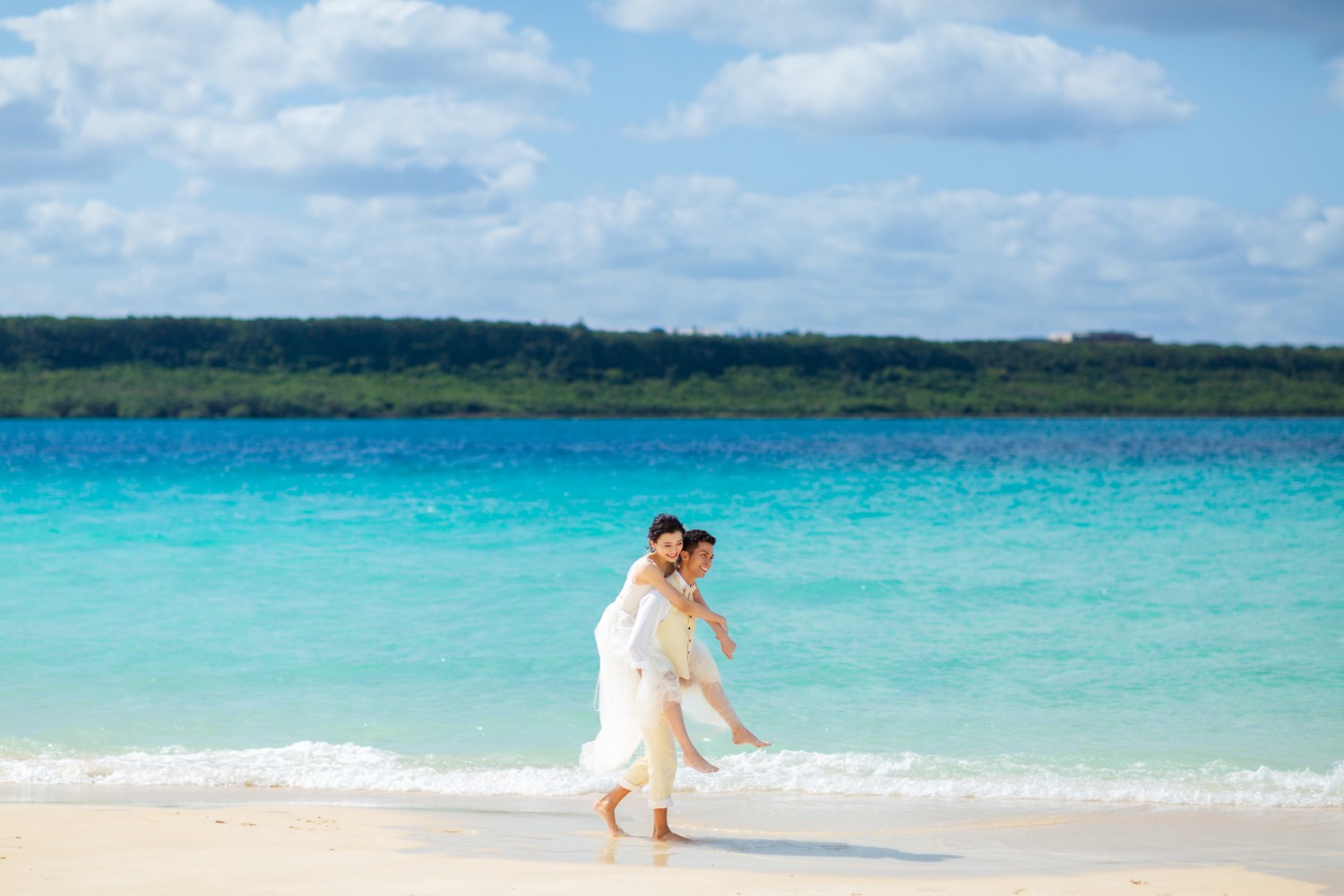 「波の音、二人の鼓動、重なる想い」 前浜ビーチ(宮古島市)