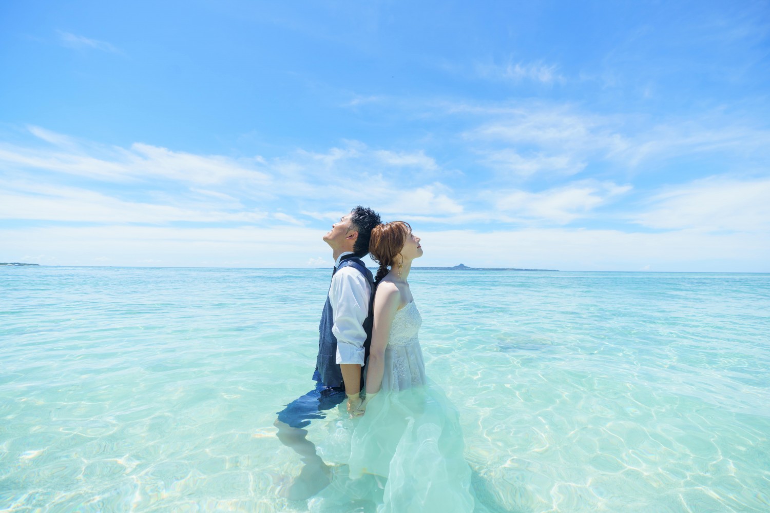 「預けた背中」 瀬底ビーチ(本部町)