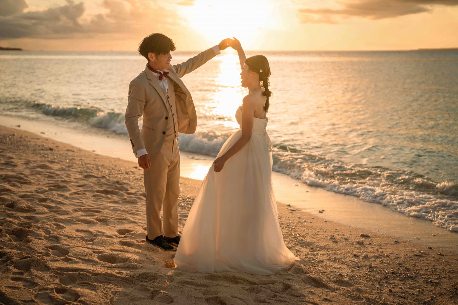 「サンセットに染まる」 瀬底ビーチ(本部町)