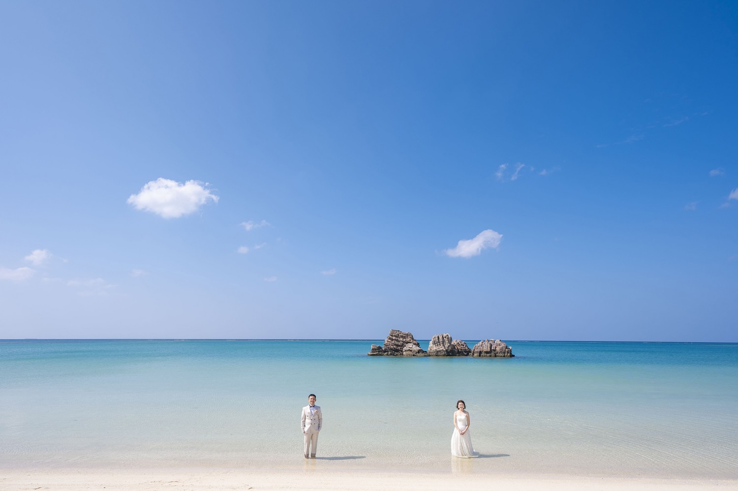 「ものすごくうるさくて、ありえないほどベタ凪」 アラハビーチ(北谷町)