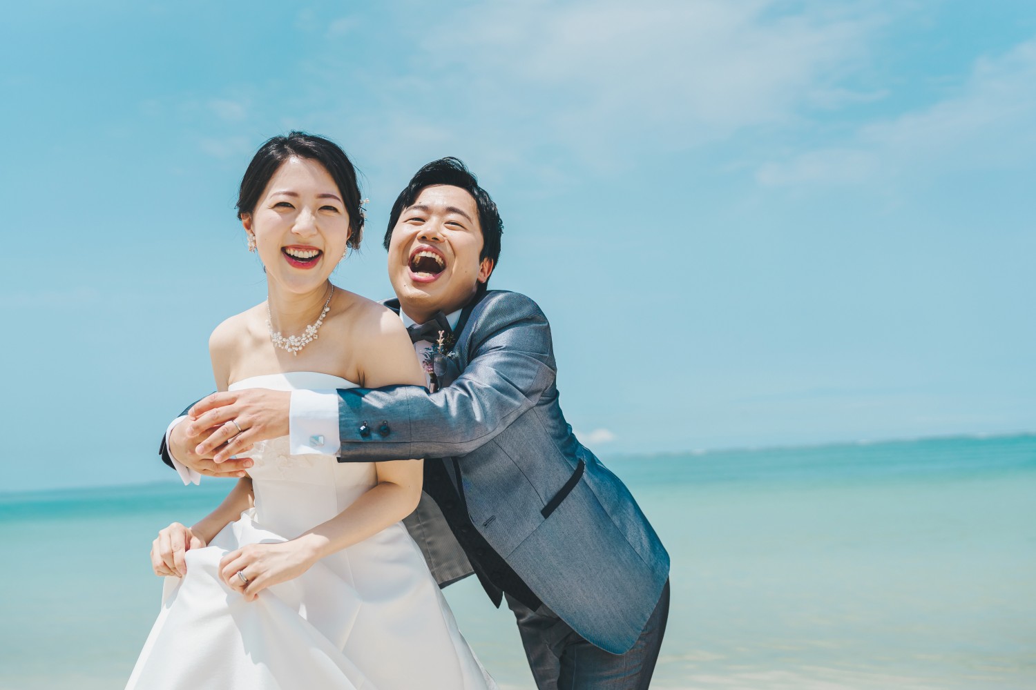 「ハグする0.5秒前」 アラハビーチ(北谷町)