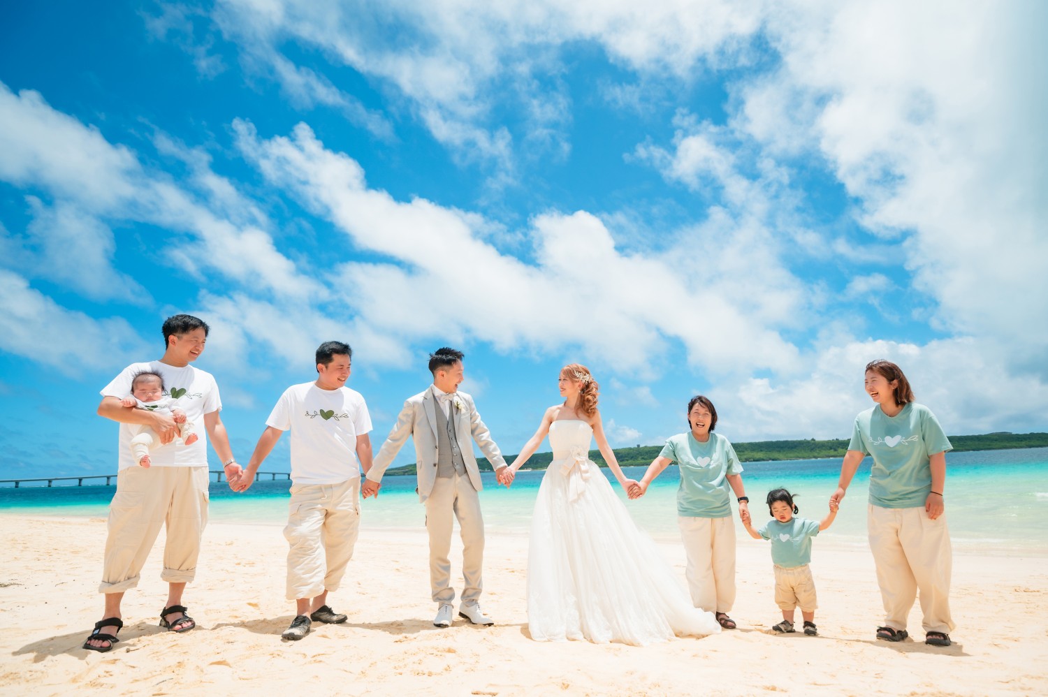 「繋ぐ」 与那覇前浜(宮古島市)