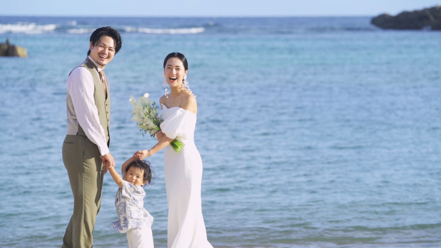 「手をつなごう」 アラマンダチャペル　シギラビーチ(宮古島市)