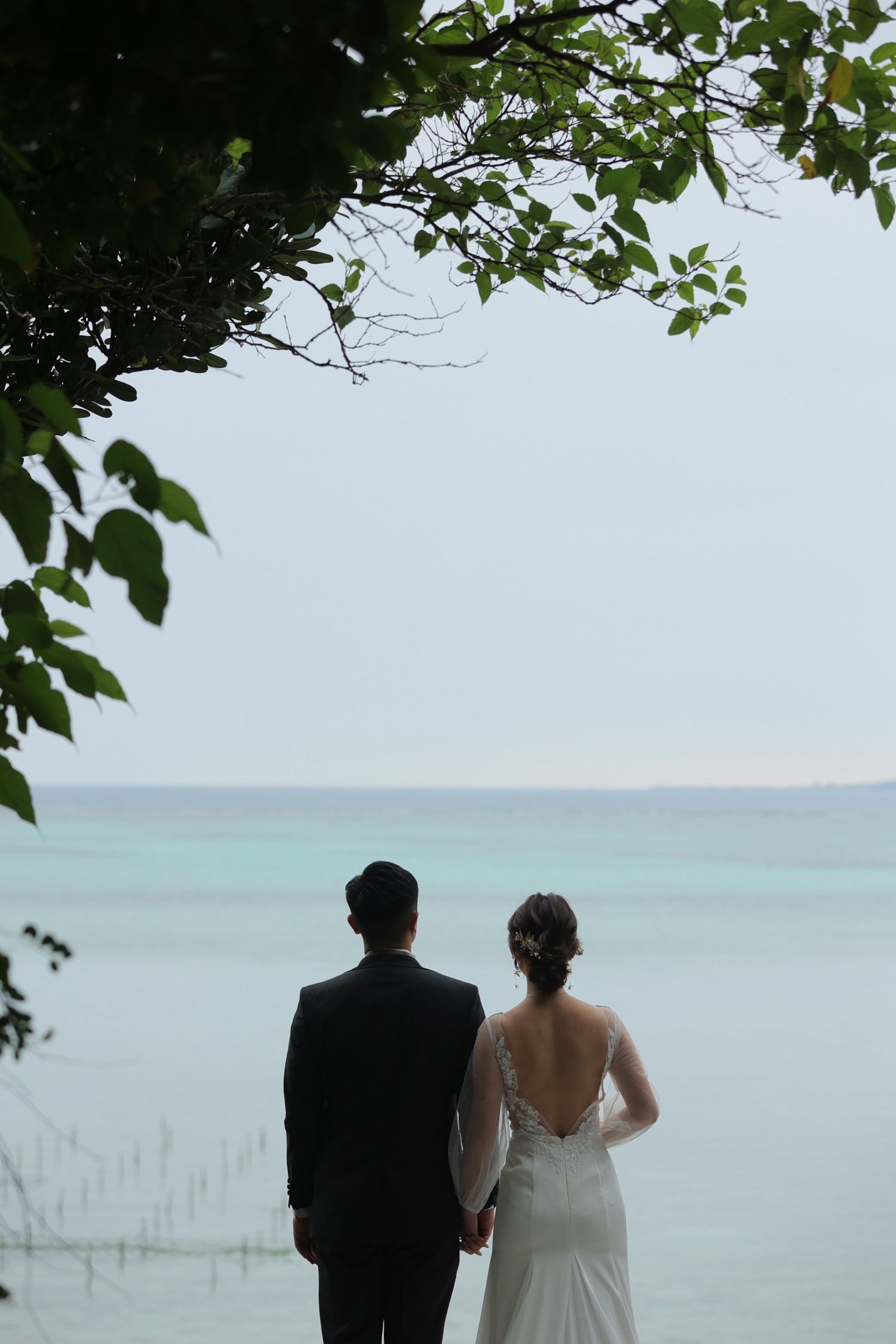 「ふたりで」 備瀬のフクギ並木(本部町)