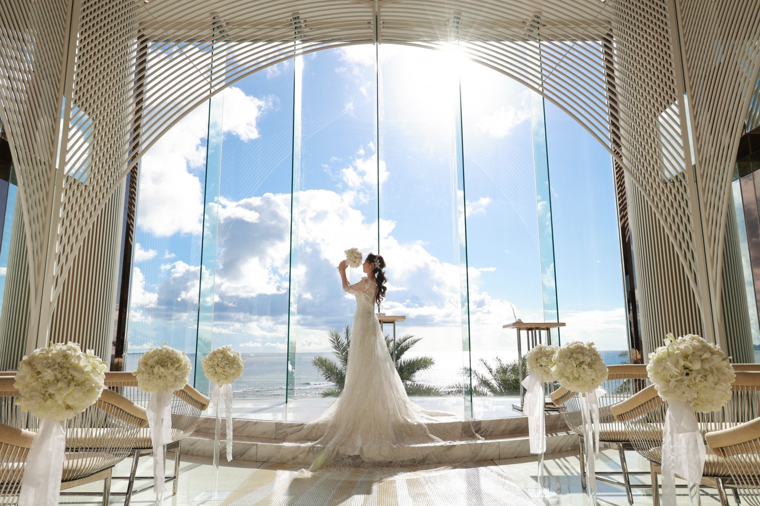 「妖艶～魅了されて～」 ヴォヤージュ ドゥ ルミエール北谷リゾート(北谷町)