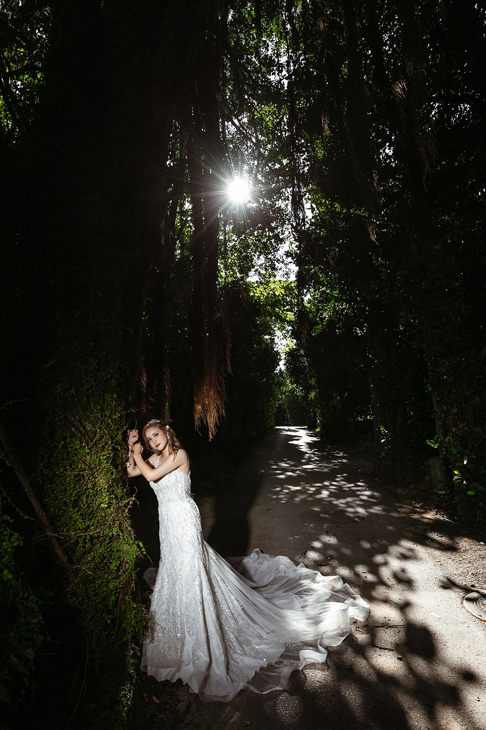 「愛と美」 フクギ並木(本部町)