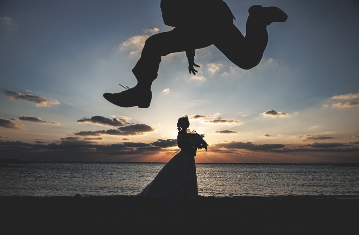 「正動写す夕陽」 美々ビーチ(糸満市)