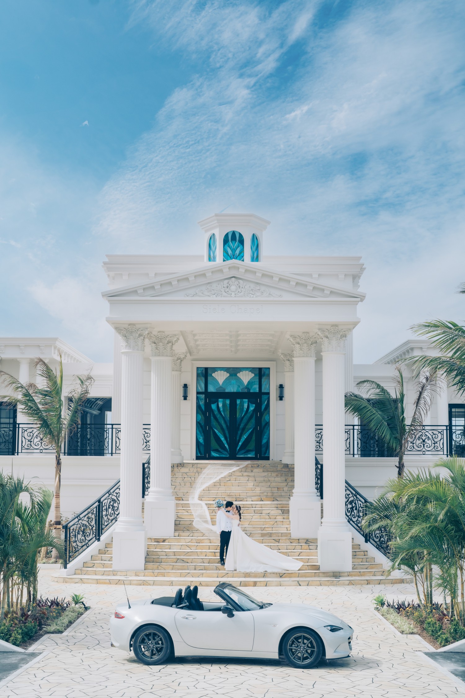 「幸せへの階段」 ラソールシエール教会(読谷村)