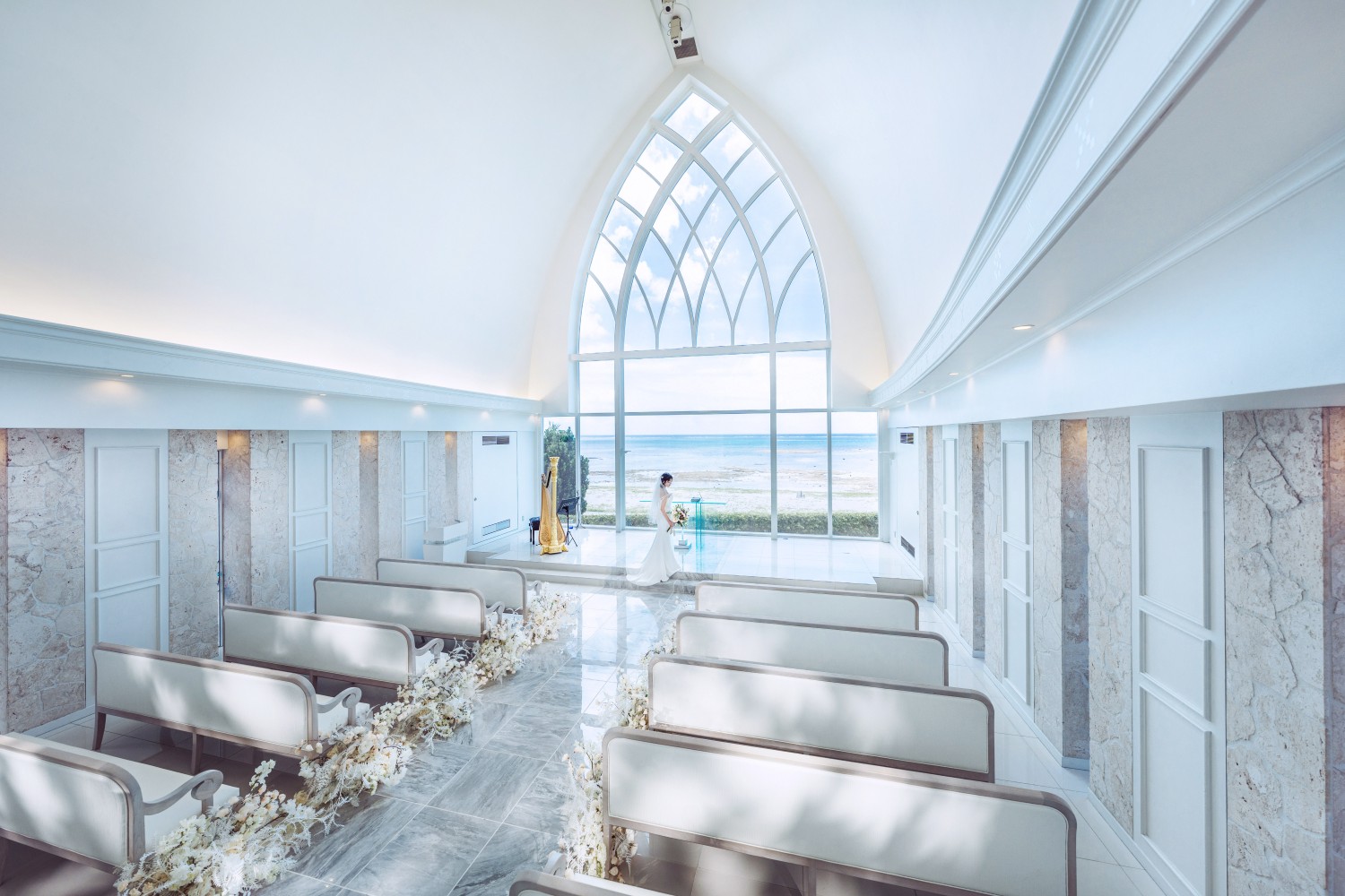 「幸せに降り注ぐ陽光6」 ザ・ヨミタンリゾートアクアグレイスチャペル(読谷村)