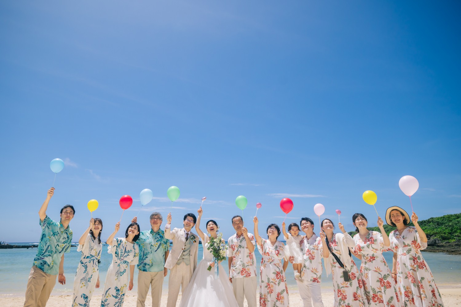 「せーのっ、HAPPY WEDDING!」 シギラビーチ(宮古島市)