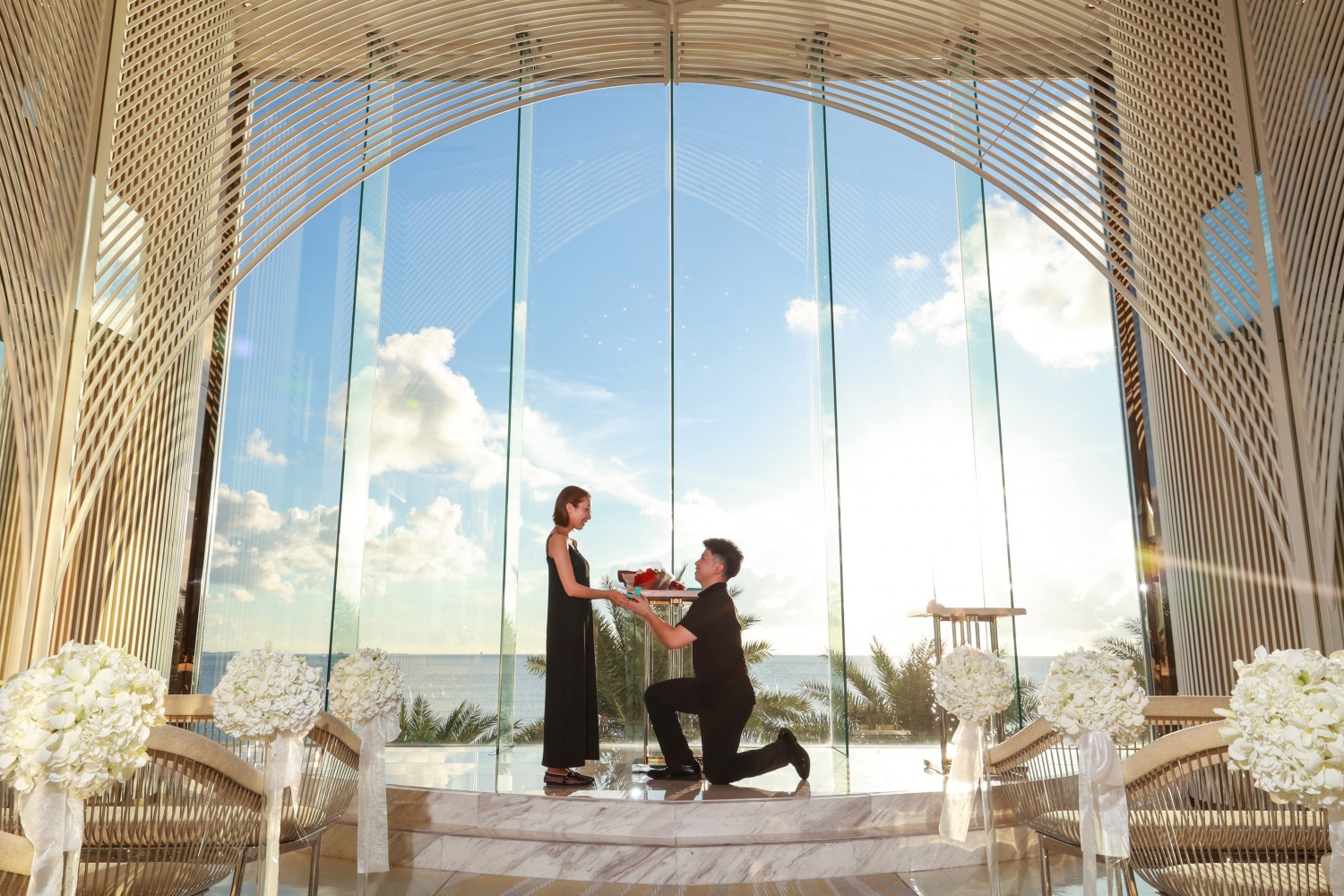 「結婚してください」 voyage de LUMIERE CHATAN RESORT　(ヴォヤージュ ドゥ ルミエール　北谷リゾート)(北谷町)