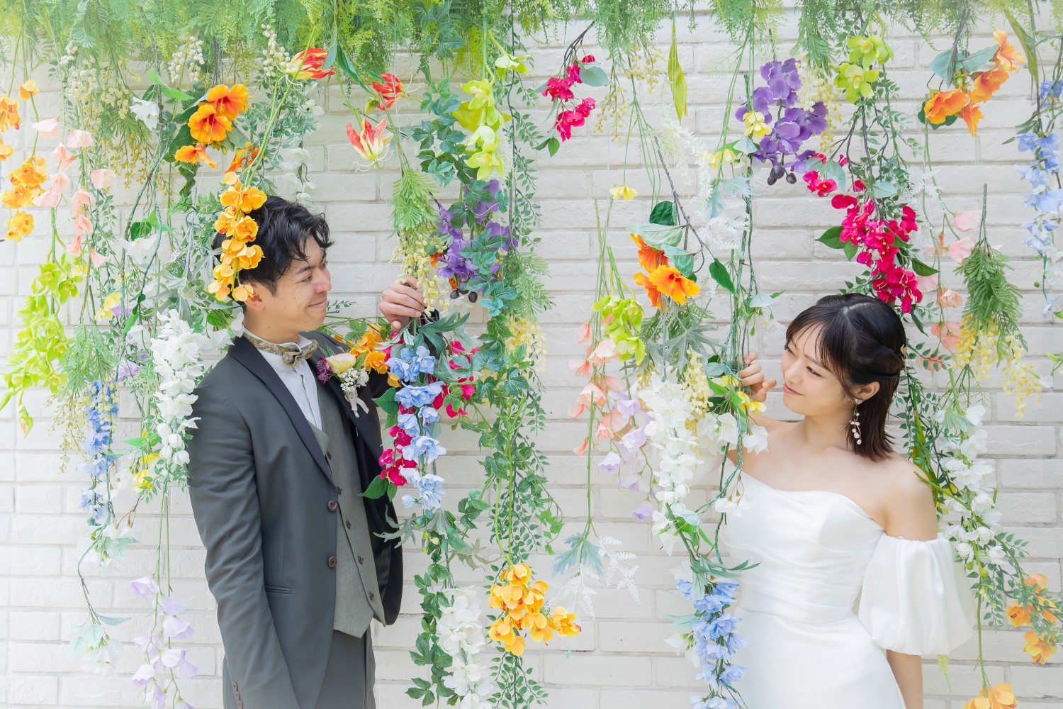 「しあわせな色ってこんな感じ？」 アクアグレイス・チャペル(読谷村)