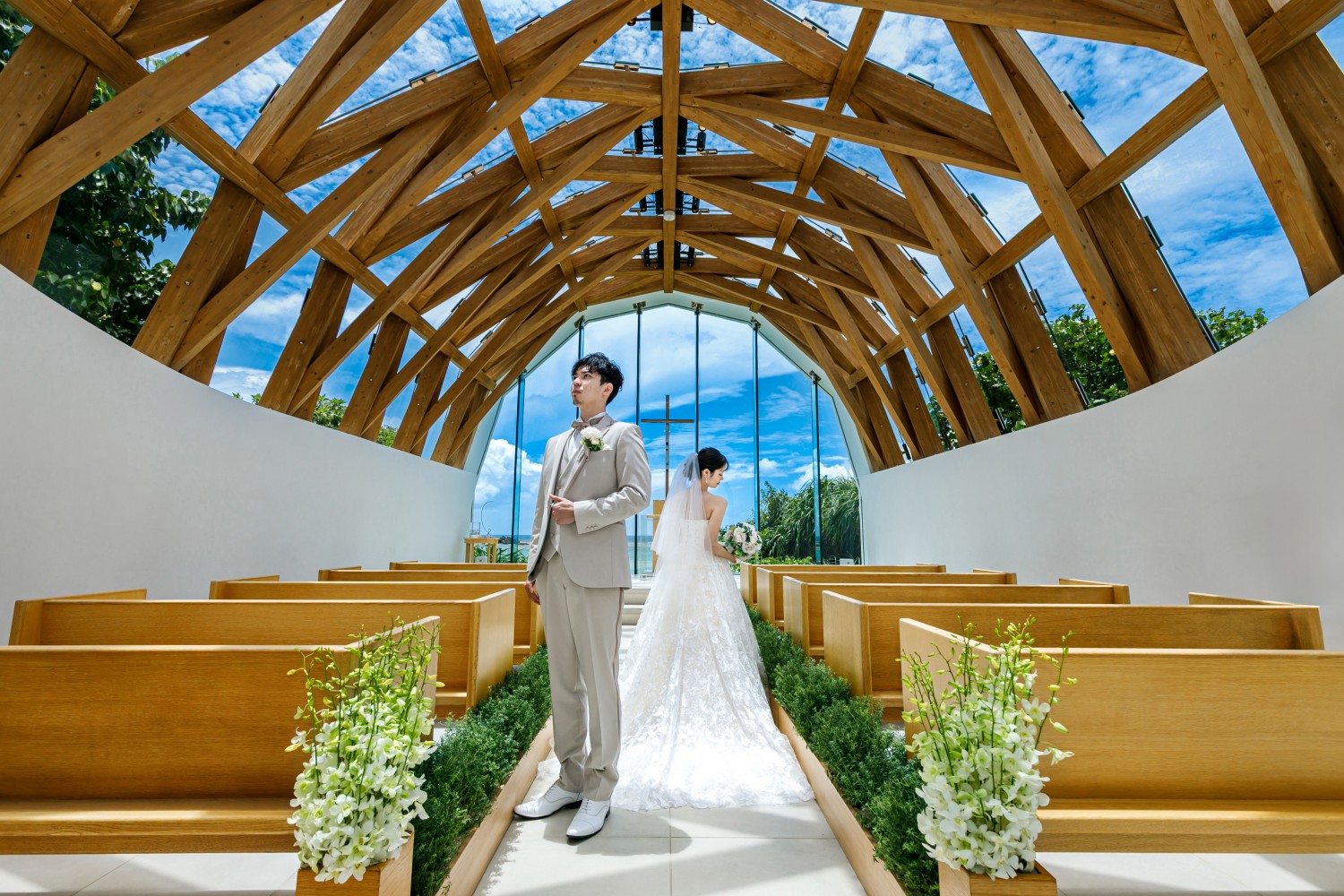 「未来へ続く道の上で」 瀬良垣島教会(恩納村)