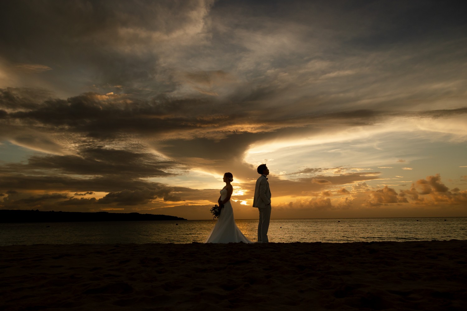 「決意のあらわれ。宮古島からの祝福」 海からの祝福。2人の強い決意と(宮古島市)