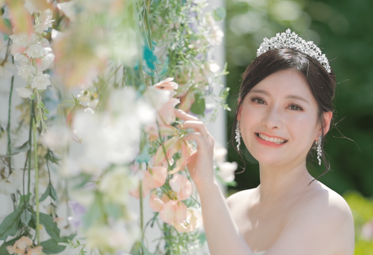 「祝福と夕日」 宇座ビーチとアクアグレイスチャペル(読谷村)