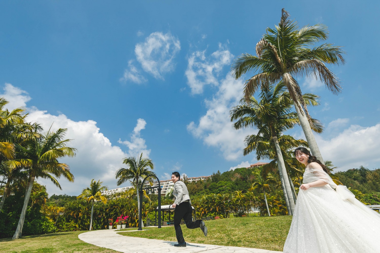 「HAPPY WEDDING」 アイネス ヴィラノッツェ in カヌチャベイ 〜グラン・ブルーチャペル〜(名護市)